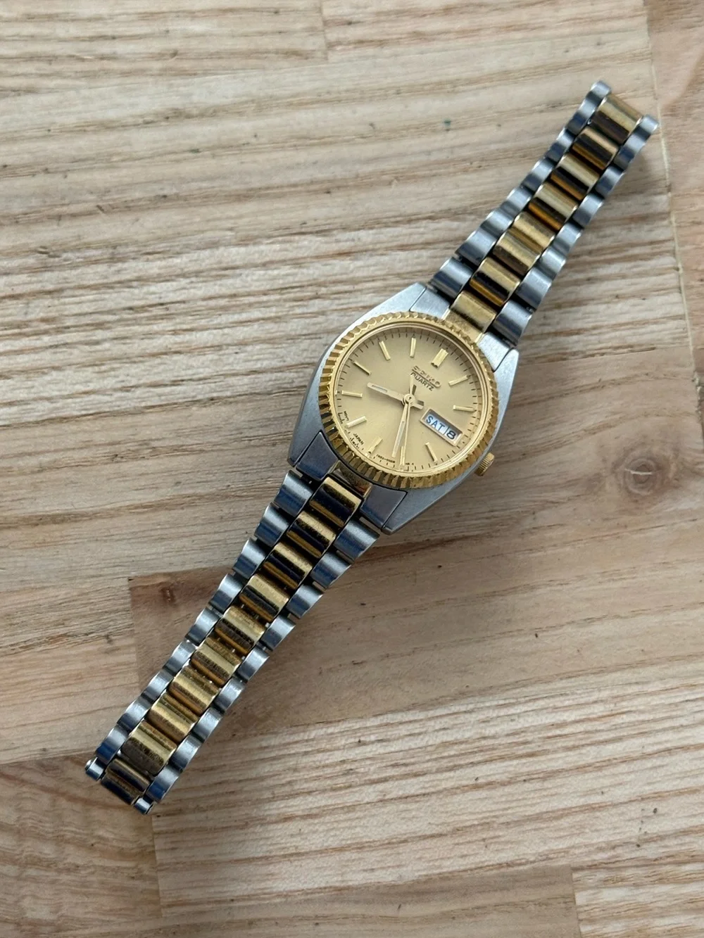 Seiko Presidential Vintage Ladies Watch Two-Tone Bracelet Case Gold Dial Date